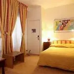 دو لا بلاس دو لوفر - إسبريت دي فرنس فندق 4*