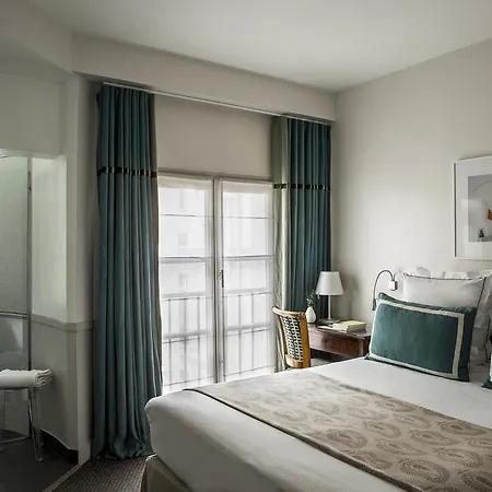 De La Place Du Louvre - Esprit De France 4*