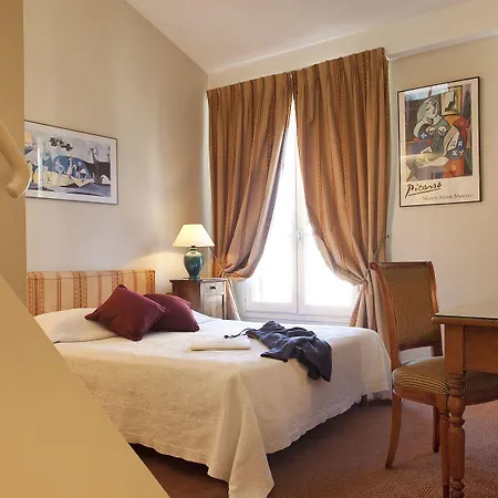 De La Place Du Louvre - Esprit De France Paříž