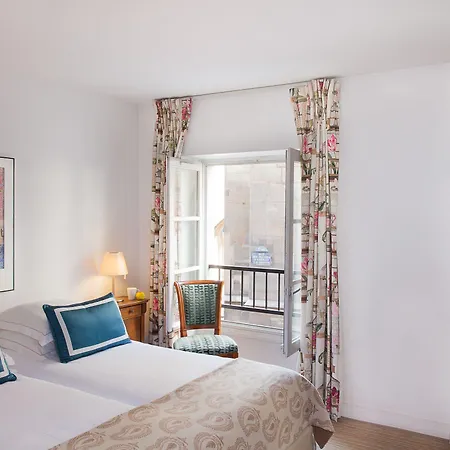 De La Place Du Louvre - Esprit De France Paříž