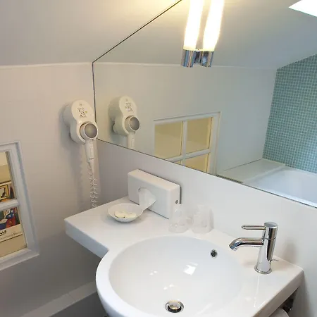 De La Place Du Louvre - Esprit De France