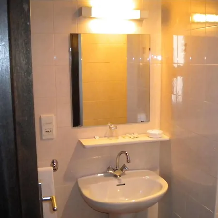 De La Place Du Louvre - Esprit De France