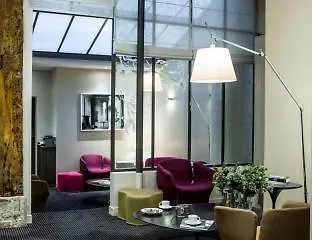 De La Place Du Louvre - Esprit De France פריז