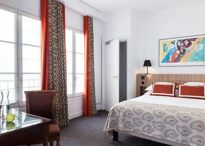 De La Place Du Louvre - Esprit De France פריז