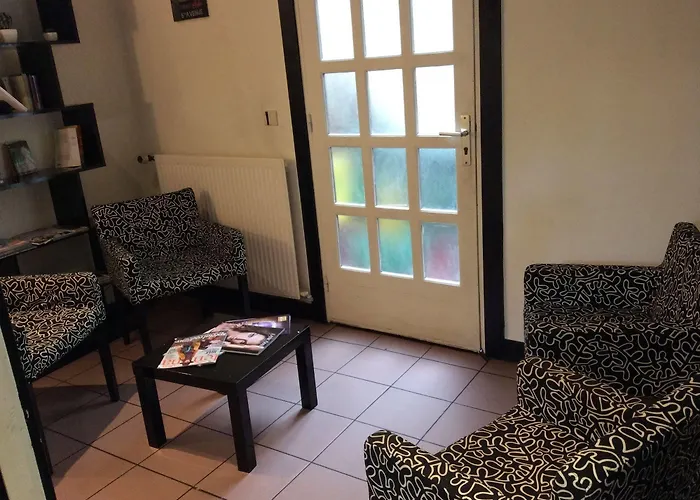 De La Place Du Louvre - Esprit De France