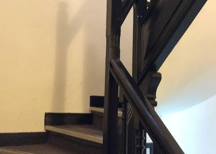 De La Place Du Louvre - Esprit De France פריז